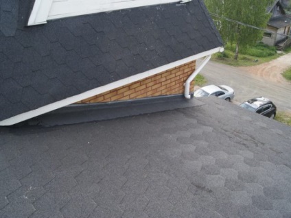 Javítása a tető egy családi ház