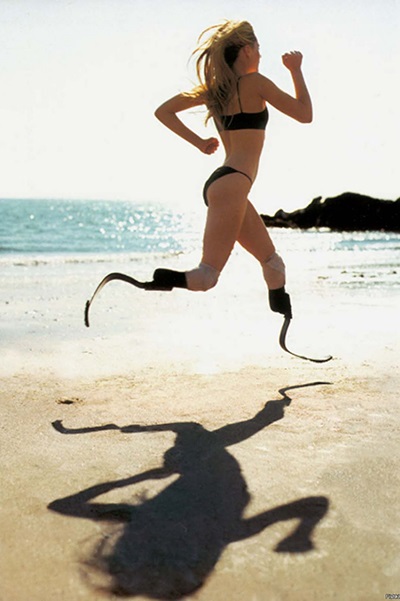 Prietenul Rupert sa căsătorit cu Eimi Mullins că știm despre atletul, actrița și modelul paralimpic,