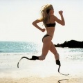 Prietenul Rupert sa căsătorit cu Eimi Mullins că știm despre atletul, actrița și modelul paralimpic,