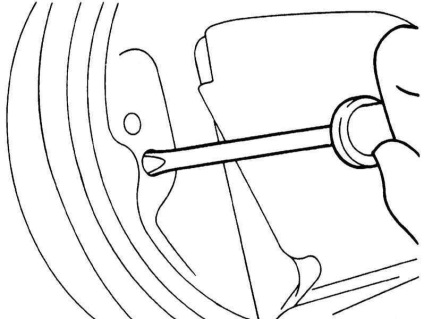 Eliminarea, verificarea unei condiții și instalarea unui tambur de frână al unui corsaj deschis