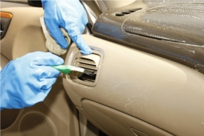 A modern módszerek a tisztítás az autó belseje