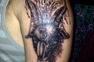 Photo tetoválás kecske - Constellation női és férfi tetoválás Yurets szívében tölgy
