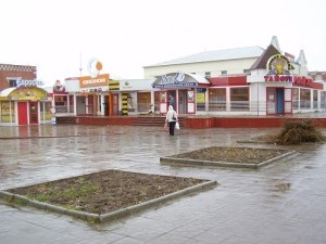 Pavilioane comerciale în Nižni Novgorod, producție la un preț scăzut, modă