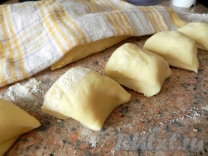 Produse de patiserie cu brânză pentru plăcinte