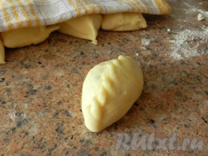 Produse de patiserie cu brânză pentru plăcinte