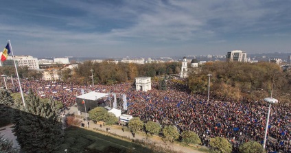 Iată cum să arate 120 mii de oameni într-un pătrat, cele mai recente știri