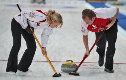 De ce frecați gheața în regulile de curling și termenii jocului popular de echipă