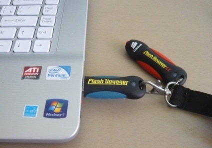 Descărcați de pe unitatea flash USB în BIOS