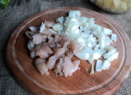 Sült csirke burgonyával a pot recept fotó, kalória, hogyan kell főzni