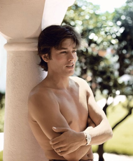 Alain Delon, o legendă vie, este un model de frumusețe și stil