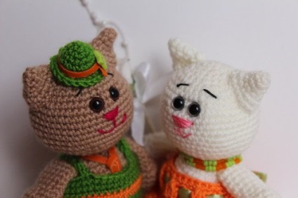 Amigurumi schema de pisici pentru a face o pisica simon si o perna de pisica