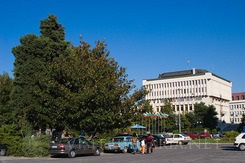 Asenovgrad - un oraș din Bulgaria, la poalele Munților Rodopi, lângă hotelul de la Plovdiv de lângă Plovdiv