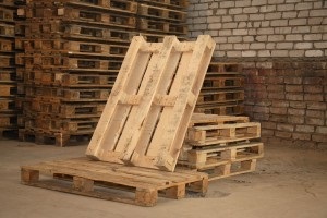 Ideea de afaceri este fabricarea de cutii și paleți din lemn