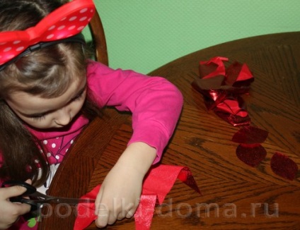 Buchet de flori pe 8 martie cu propriile mâini (din materiale la îndemână, o clasă de master), o cutie de idei și