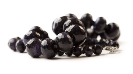 Pietre negre - gagat, hematit, obsidian, negru agat