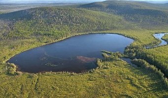 Lacul albastru din cartierul Sergievsky