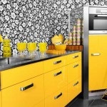 Bucătărie interior în fotografie de culoare galbenă