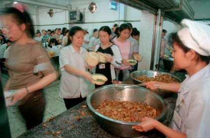 Cum se joacă jucării pentru copii în China