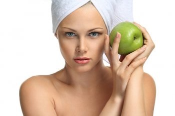 Cum să utilizați oțet de cidru de mere în cosmetologie acasă - știm cum!