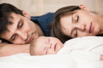 Cum să înveți un copil să doarmă în pat, să adoarmă singuri
