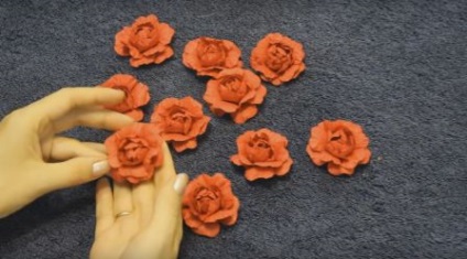Cum se face un simplu trandafir din hârtie cu fotografii și video ale mâinilor tale