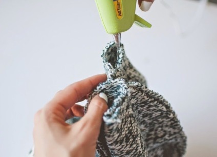 Cum să faci o pălărie elegantă de la un pulover vechi