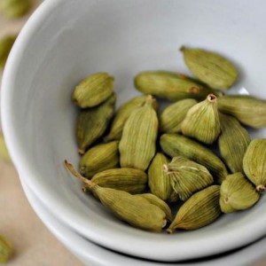 Cardamom proprietăți utile de condimente, alimente și sănătate