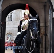 Îngerul calului regal și schimbarea gardei din Londra