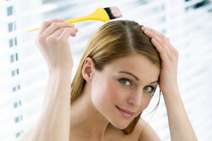 Vopsirea părului în timpul sarcinii poate fi făcută de profesioniștii din domeniul asistenței
