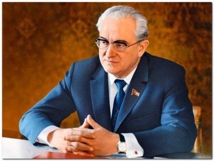Cine și de ce a tras la Andropov