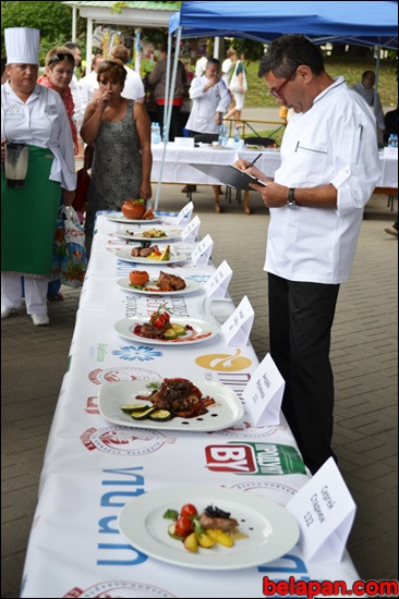 Food Festival Battle főz, találgatás a túró és a hattyú az Apple-től