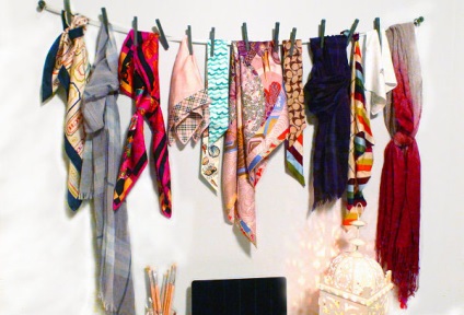 A sálak, sálak és stoles szerelmesei gazdagságuk (sálak) Sálak, sálak és stoles szerelmesei elkötelezettek a gazdagságuk tárolására