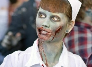 Nurse Makeover pentru zombi de Halloween sau cutie sexy