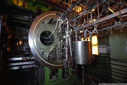 Maximus67, Laboratorul de Chimie Nucleară și Metalografie (Partea 1)