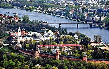 Novgorod Kremlin (detinets) adresa, timpul de lucru, cum să ajungeți acolo, istorie, descriere