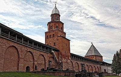 Novgorod Kremlin (detinets) adresa, timpul de lucru, cum să ajungeți acolo, istorie, descriere