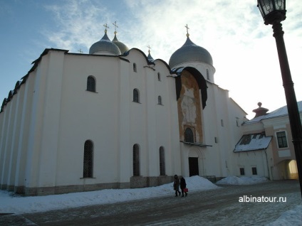 Detipurile Kremlinului de la Novgorod în marele Novgorod și atracția turistică a catedralei Sophia și fotografie