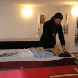 Serviciu funerar în morgă, preț, primul ritual urban bbu