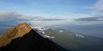 Urcare la vulcani din ghidul de acțiune al insulei Bali