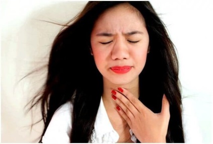 Durerea persistentă a gâtului provoacă la copii și adulți, posibile complicații și pericole