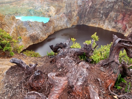 Lacuri multicolore kelimutu anomalie geologică în Indonezia
