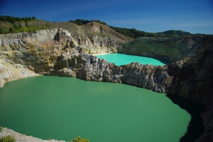 Lacuri multicolore de vulcan kelimutu, Indonezia (24 fotografii)