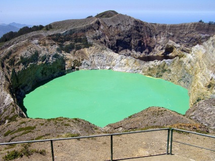 Lacuri multicolore de vulcan kelimutu, Indonezia (24 fotografii)