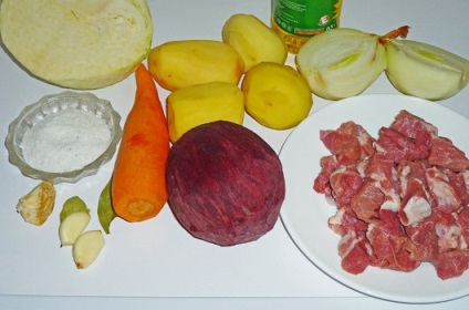 Rețetă borsch roșu cu carne prăjită pas cu pas cu fotografii