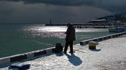 Horgászat a partról a Fekete-tenger halászati ​​fonás, video, kezelésére, helyezze csali