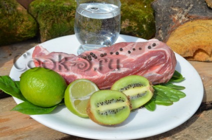 Shish kebab din carne de porc cu kiwi - rețetă pas cu pas cu feluri de mâncare de fotografie și de carne