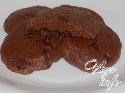 Ciocolată cookie cu bucăți de rețetă de ciocolată cu fotografie