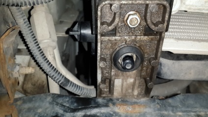 Scoateți dopul din radiatorul de aluminiu, cum să deșurubați și să înlocuiți cu mâinile, cum să verificați și să intrați