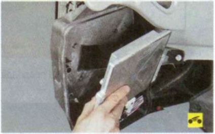 Scoaterea și instalarea unității de control electronice a motorului în mașină ford focus 2