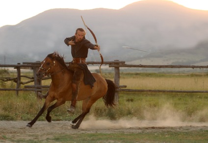 Tir cu arcul de la un cal